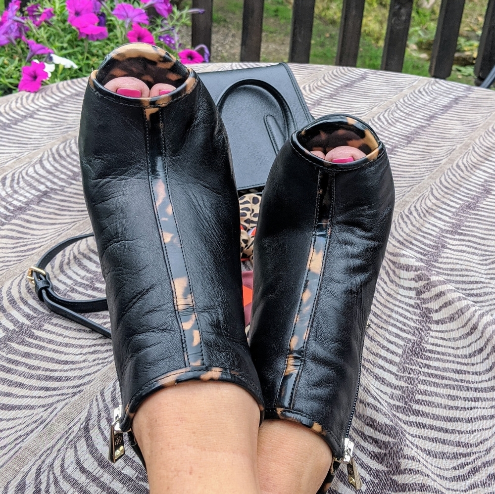 SOLD Ann Taylor peep toes, black/tortoiseshell - Picture 1 of 13